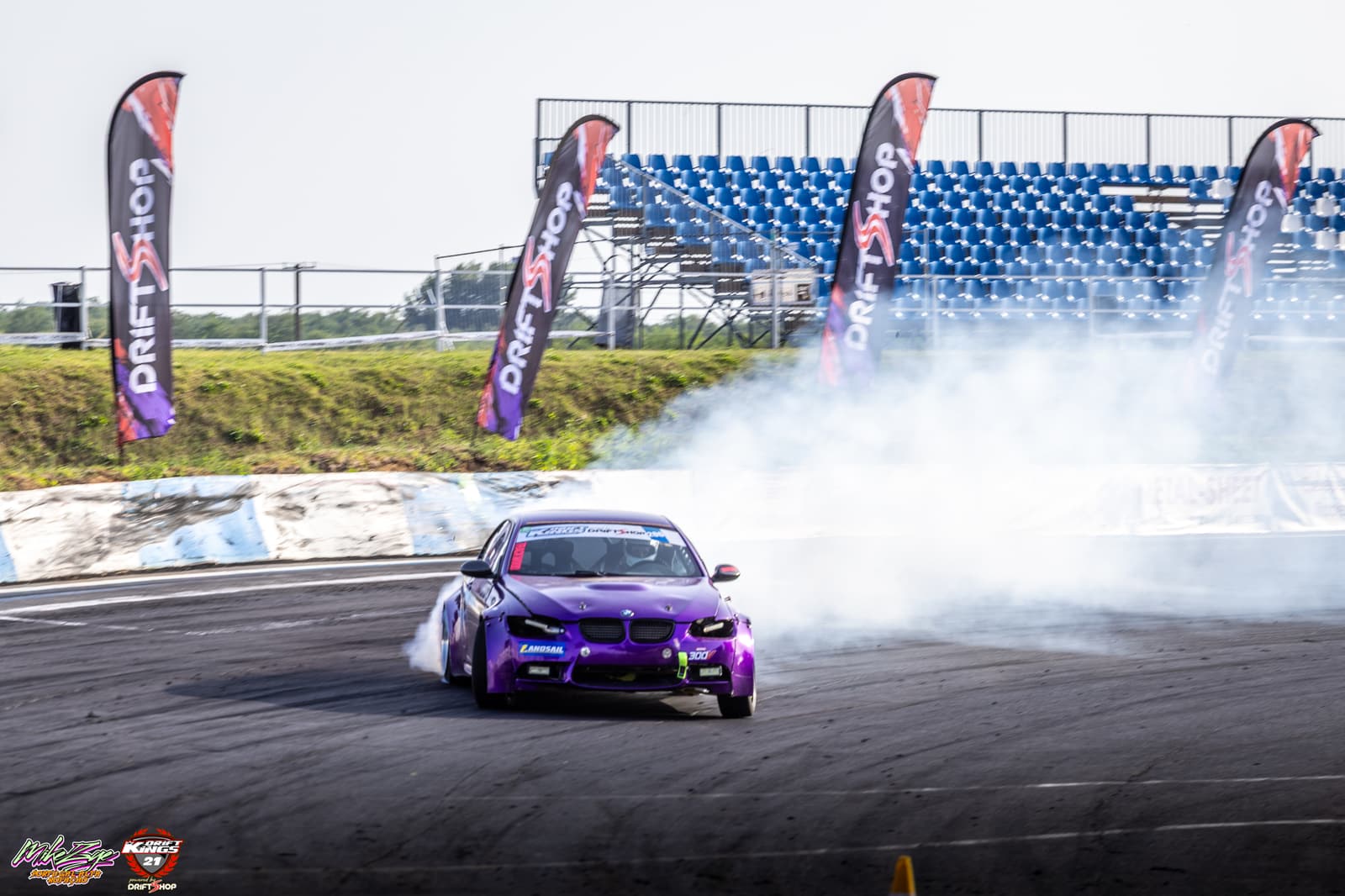 BMW E92 violette de Cléa Ulmer en drift